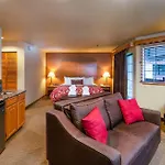 Icicle Village Resort 